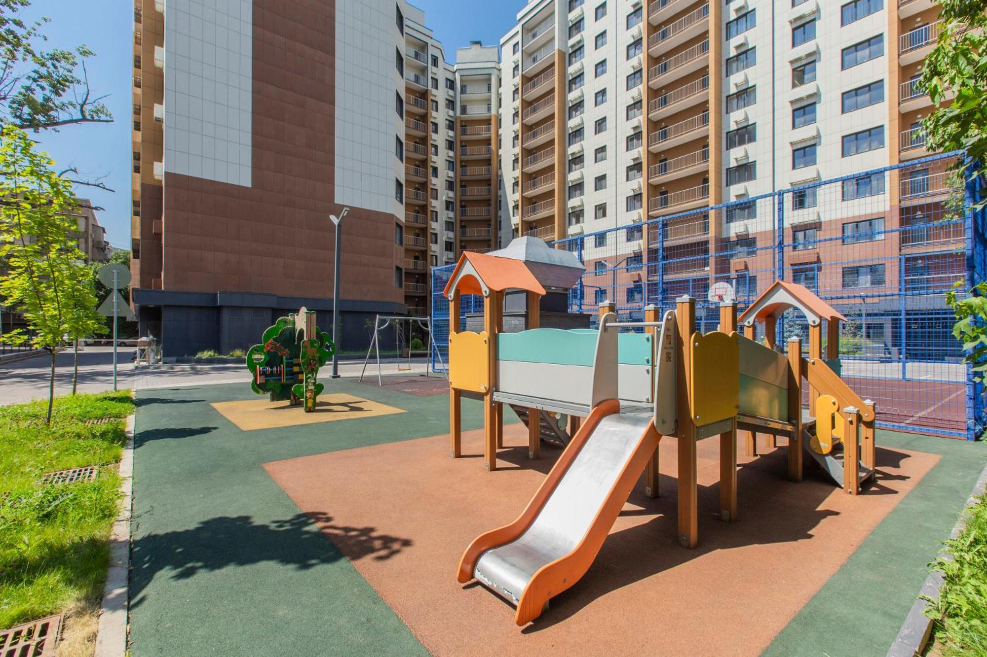 2 Room Apartment In The Center Алматы Экстерьер фото
