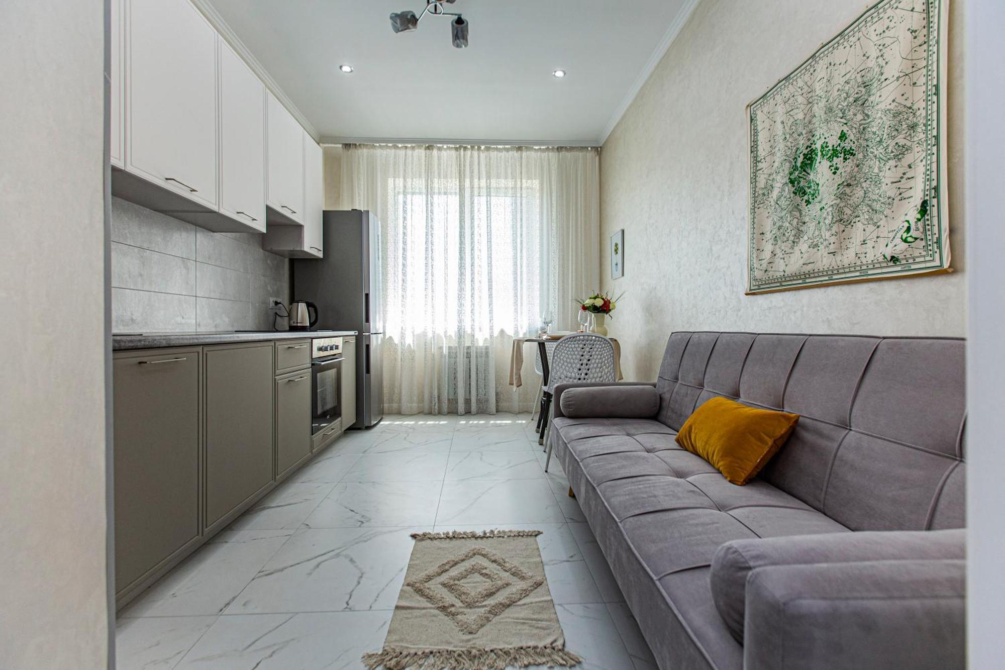 2 Room Apartment In The Center Алматы Экстерьер фото